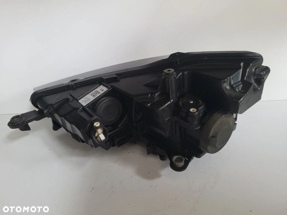 Skoda Scala lampa przód prawa led - 7