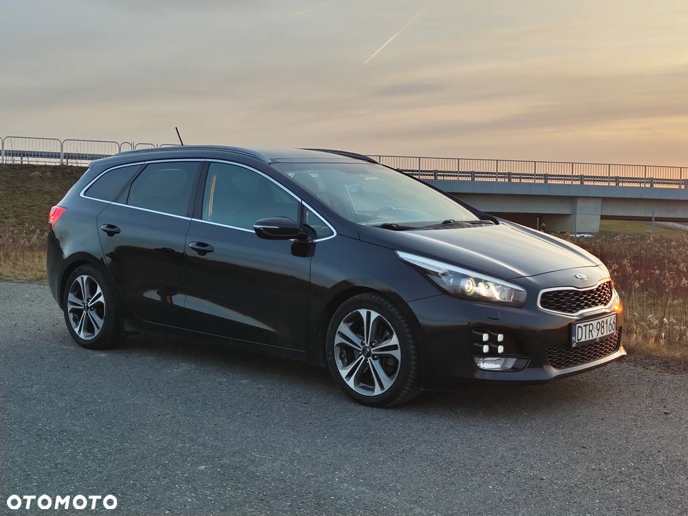 Kia Ceed 1.6 CRDi 136 ISG GT Line - 24