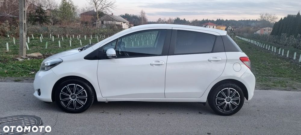 Toyota Yaris 1.33 VVT-i Edition 2014 - 11