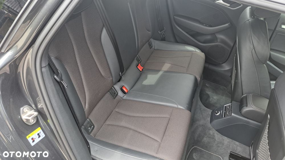 Audi A3 Limousine 40 TFSI quattro S tronic design - 19