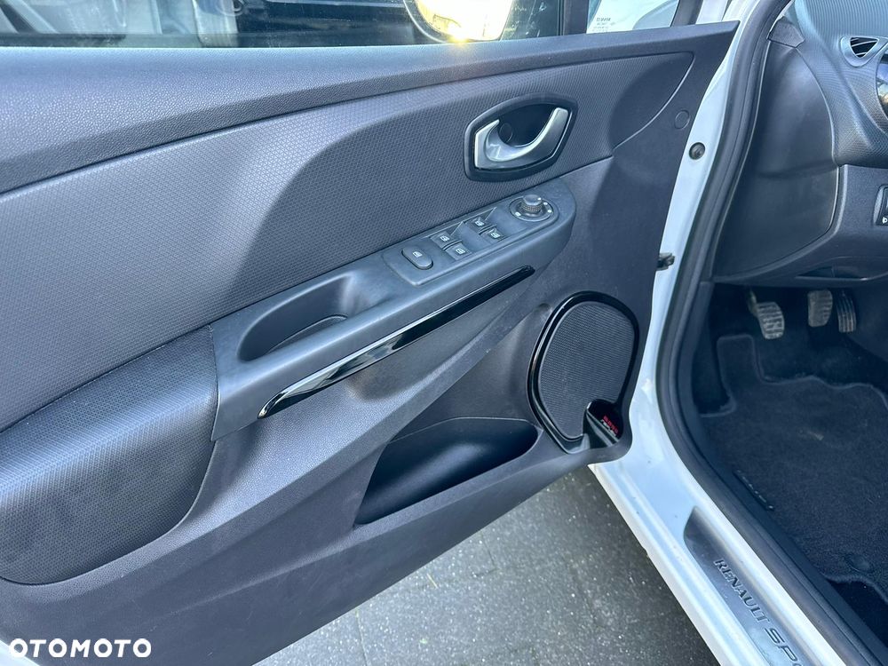 Renault Clio - 8