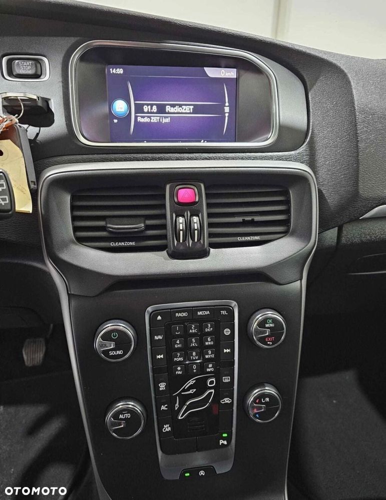 Volvo V40 - 16