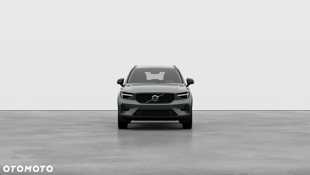 Volvo XC 40 B3 Plus Dark - 3