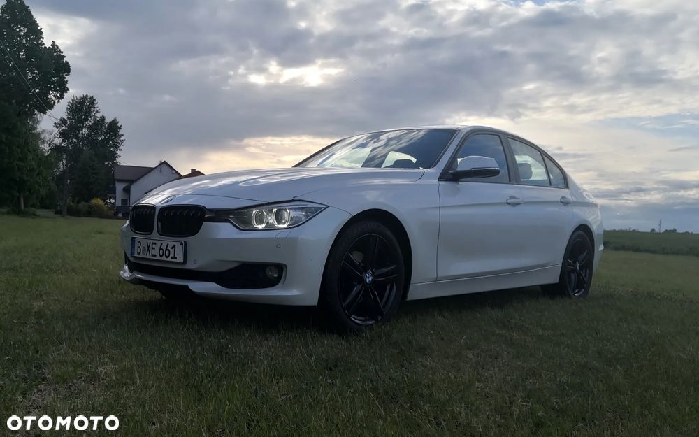 BMW Seria 3 318d DPF - 14