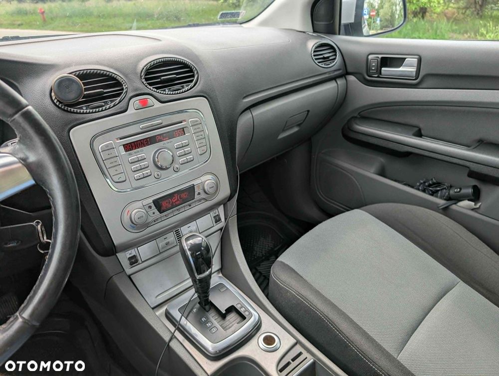 Ford Focus 2.0 TDCi Ghia DPF - 10