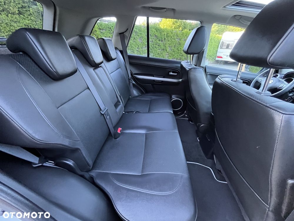 Suzuki Grand Vitara 2.4 De Luxe - 10