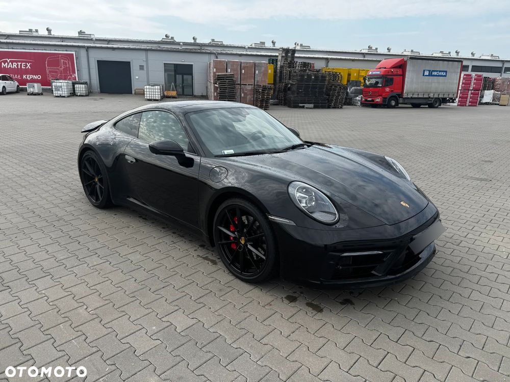 Porsche 911 Carrera GTS - 1
