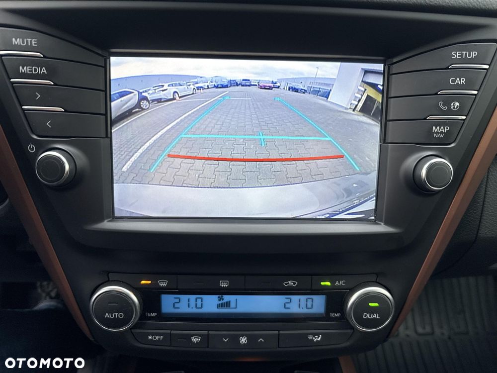 Toyota Avensis 1.8 Premium MS - 16