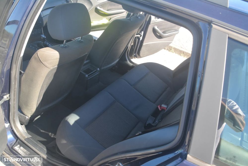 BMW 318 d Touring - 8