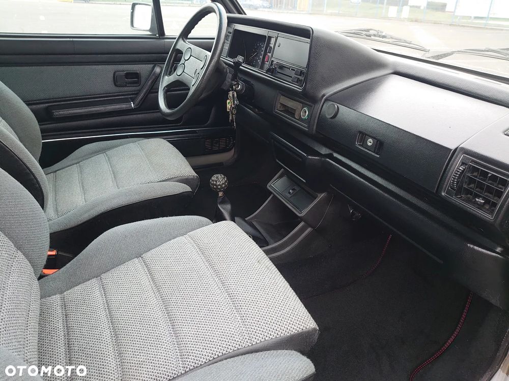Volkswagen Golf 1.8 GTI - 14