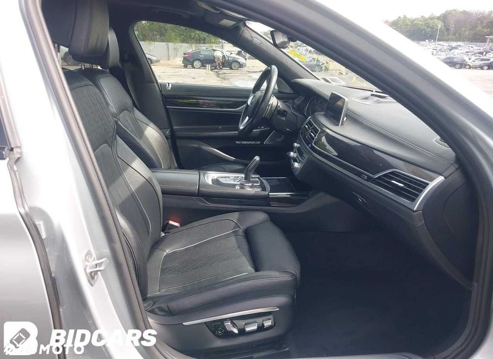 Części do BMW Serii 7 750i xDrive 2016, silnik 4.4L, samochód z USA - 9