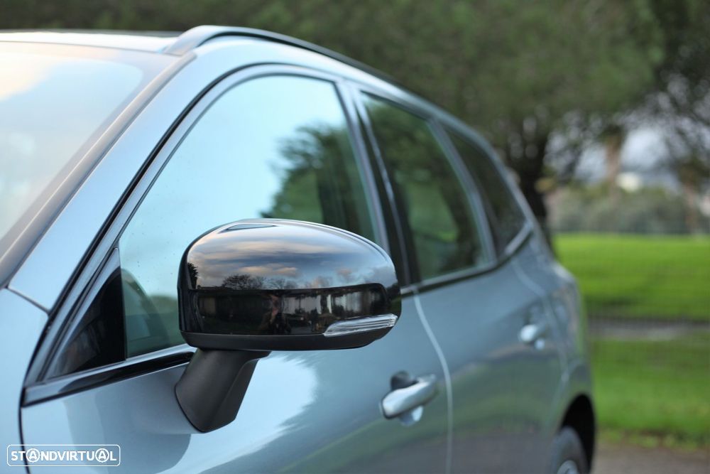 Volvo XC 60 2.0 T8 PHEV R-Design AWD - 21