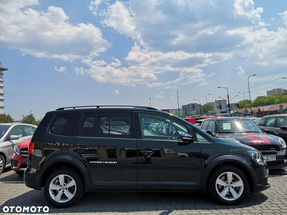 Volkswagen Touran 2.0 TDI DPF DSG Cross - 5