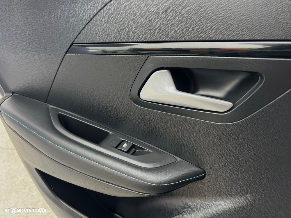 Peugeot 208 1.2 PureTech Allure - 16