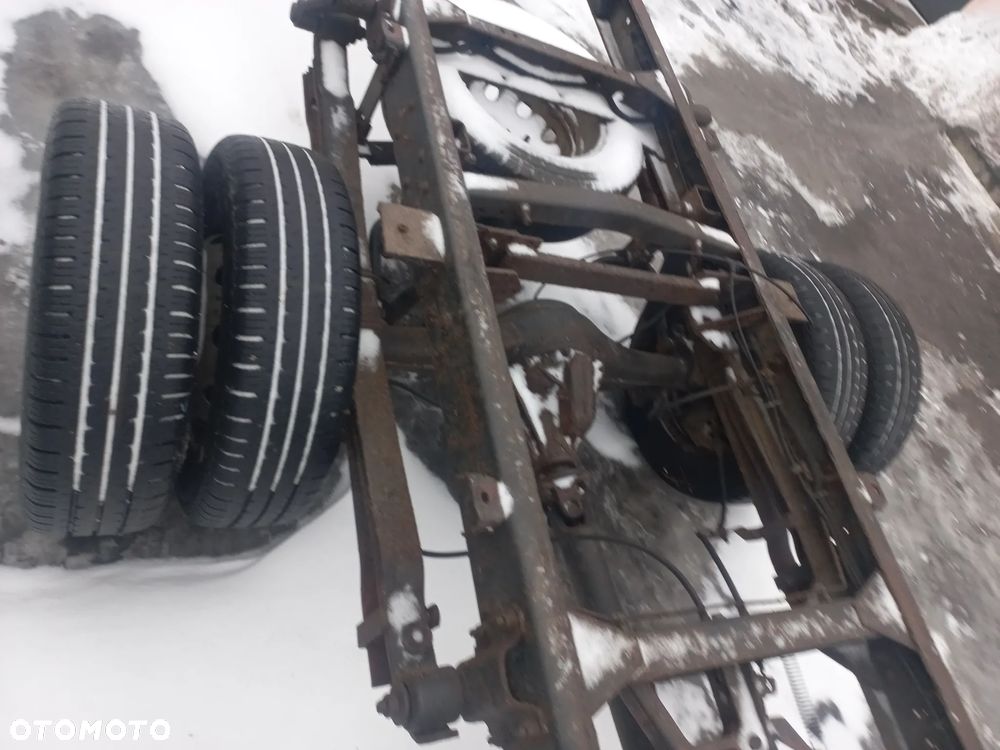 Nissan Cabstar 2.5 Dci 96KW 07r most tylny bliźniaki resory - 1