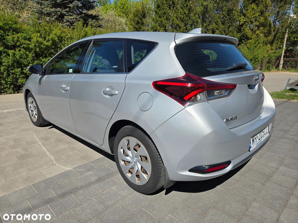 Toyota Auris 1.6 Premium - 3