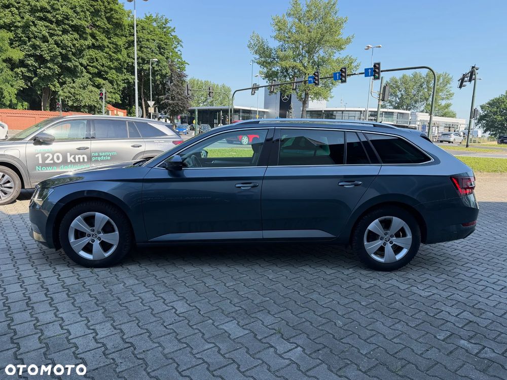 Skoda Superb 1.5 TSI Ambition DSG - 9