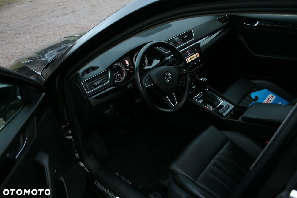 Skoda Superb 2.0 TDI 4x4 L&K DSG - 18