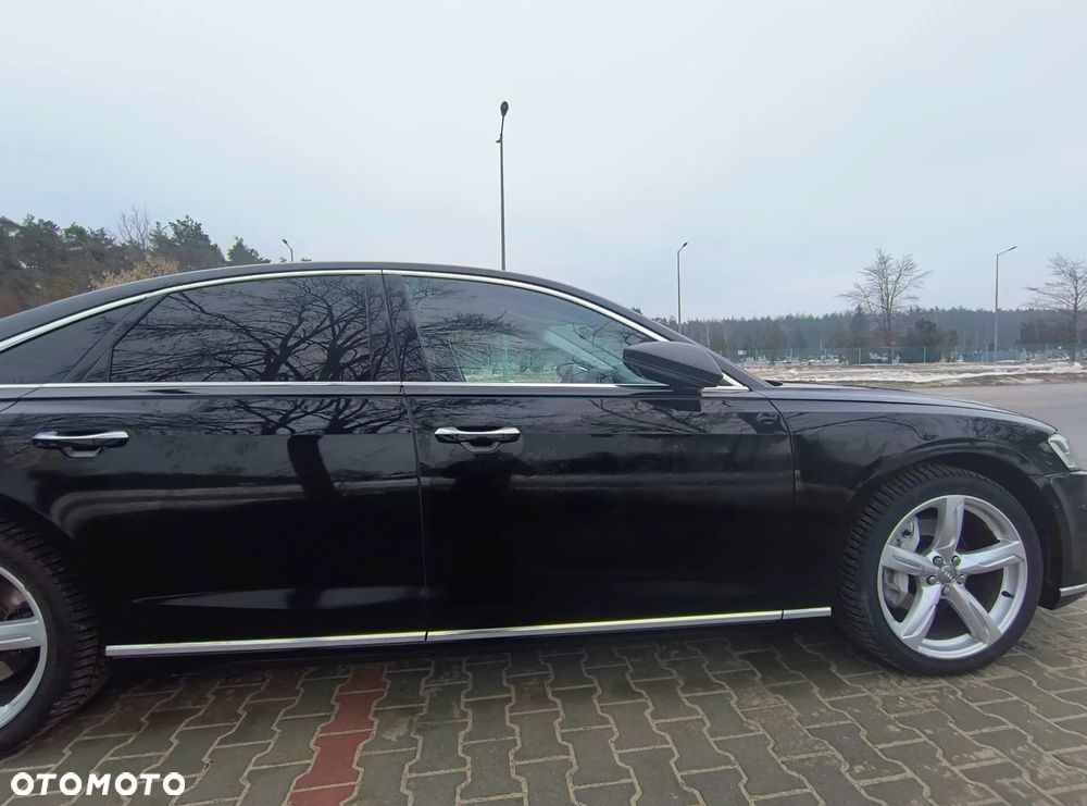 Audi A8 - 4