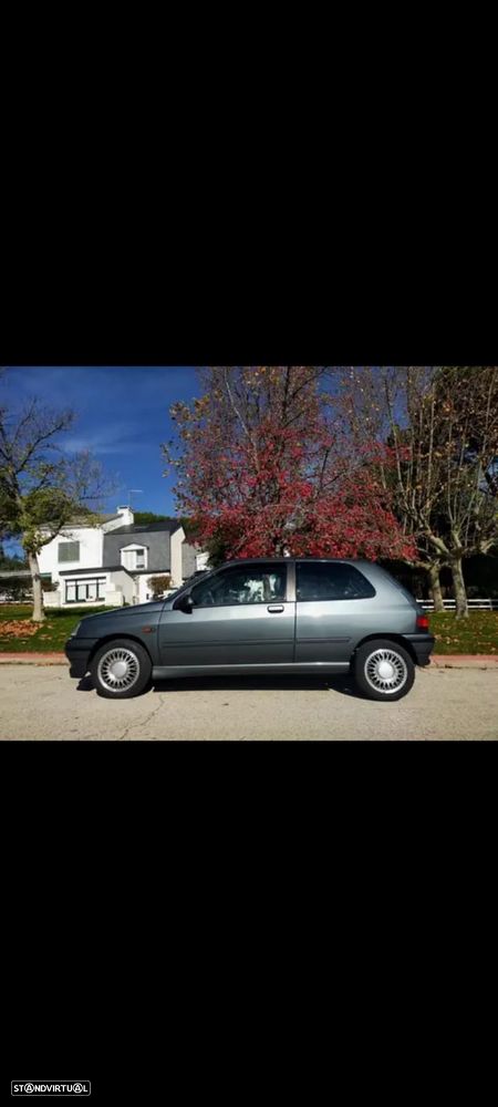 Renault Clio 1.8 Baccara - 2