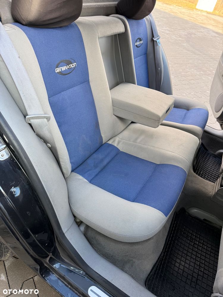 Volkswagen Golf 1.6 Highline - 28