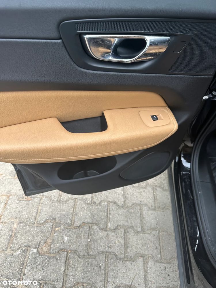 Volvo XC 60 D5 AWD Geartronic Inscription - 9