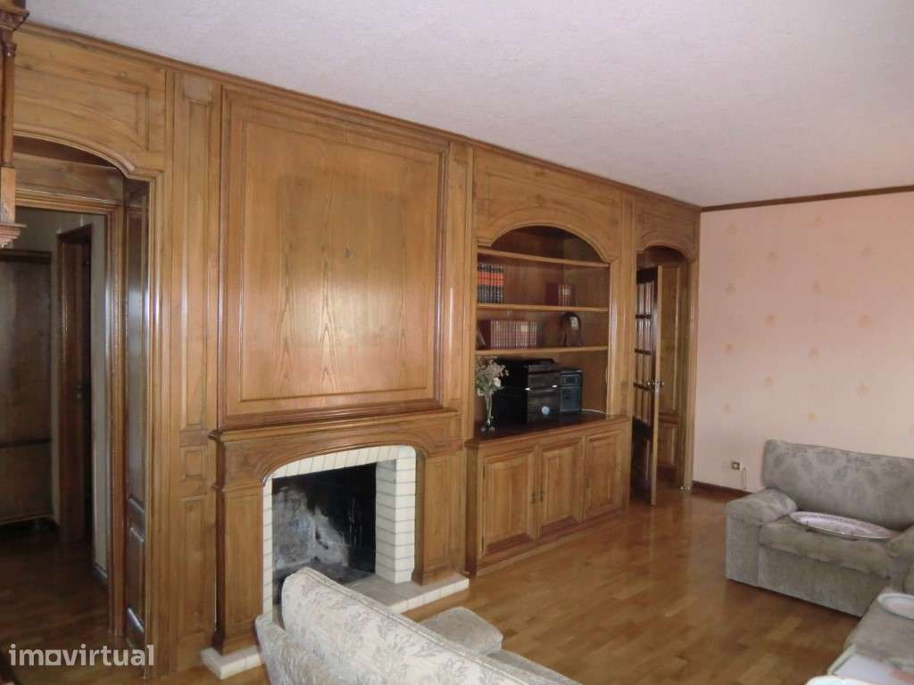 Apartamento T 6 + 1 duplex,São João Madeira,centro - Grande imagem: 2/38