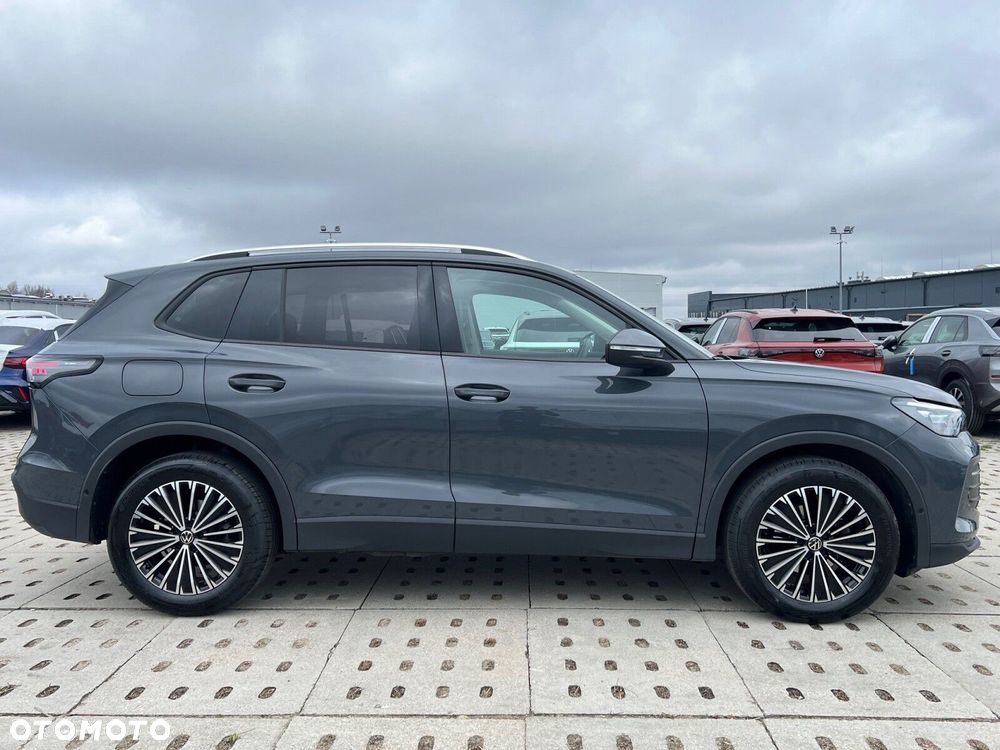 Volkswagen Tiguan - 4