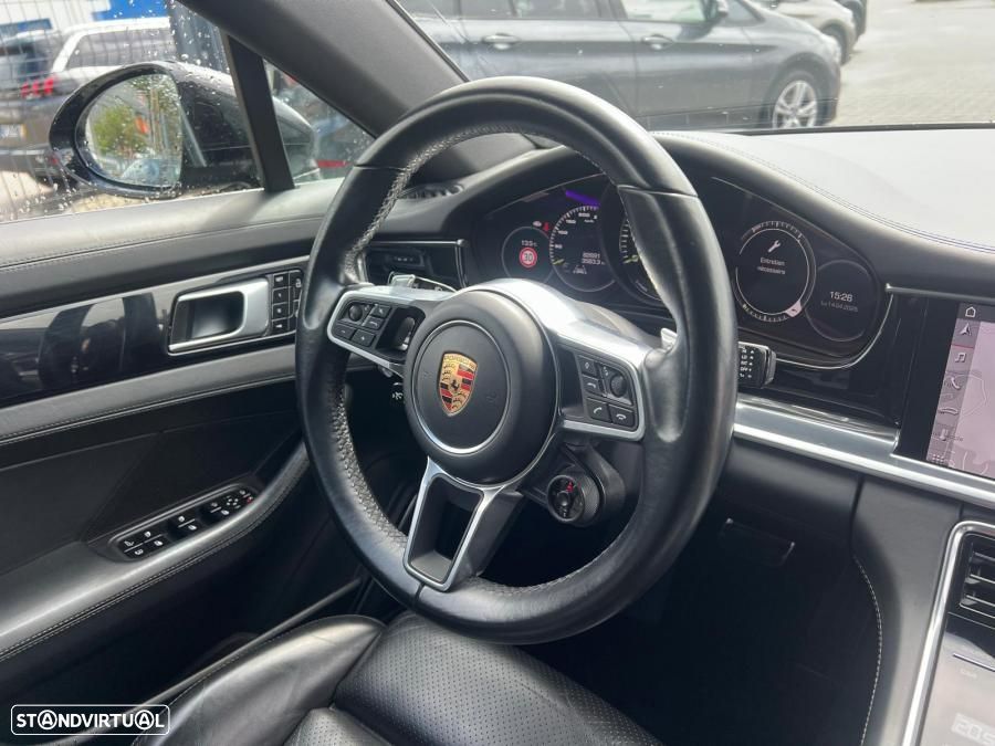 Porsche Panamera 4 E-Hybrid - 10