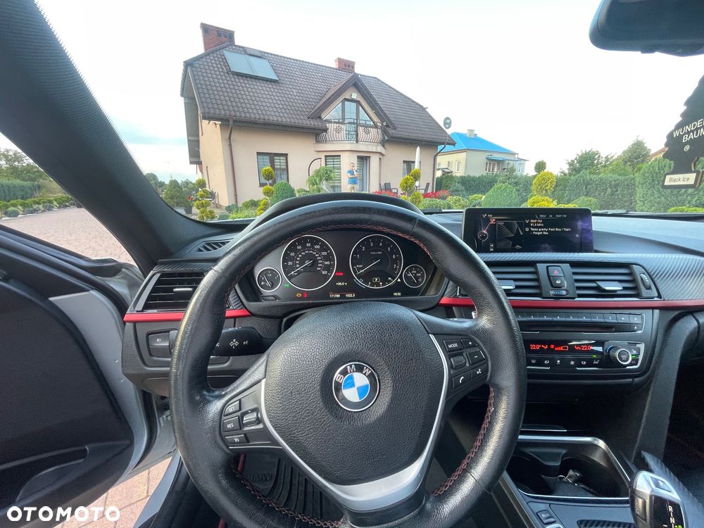 BMW Seria 3 335i xDrive Sport Line - 13