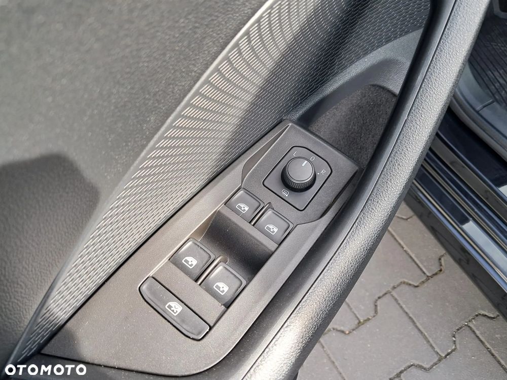 Skoda Octavia 2.0 TDI Ambition DSG - 25