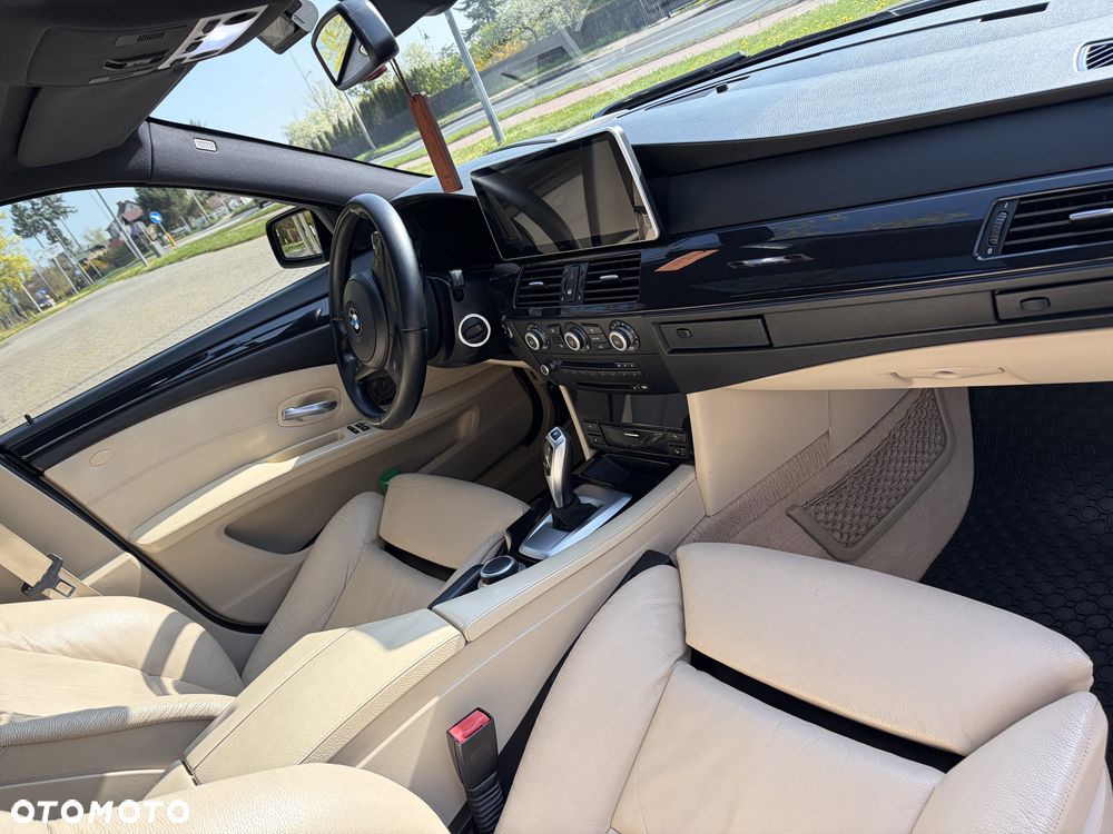 BMW Seria 5 530xi - 23