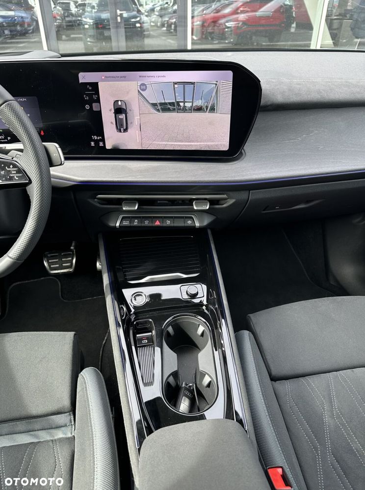 Audi Q3 Sportback - 16