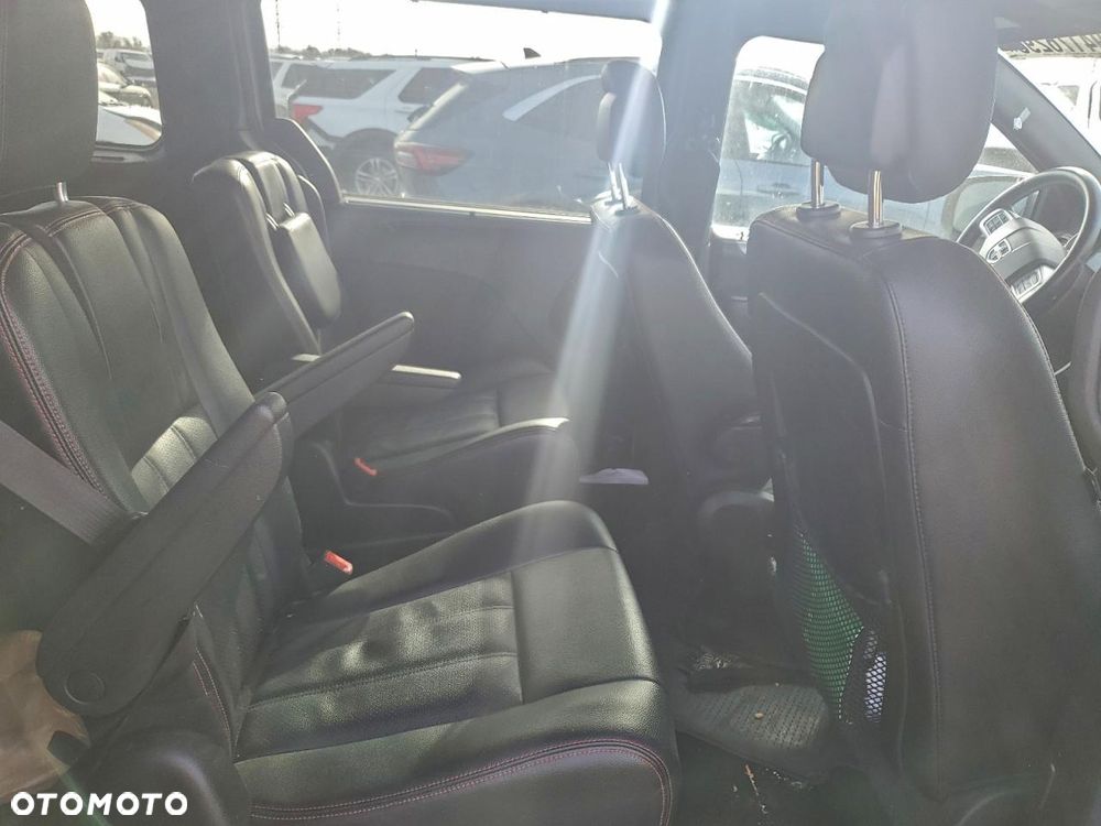 Dodge Grand Caravan - 10