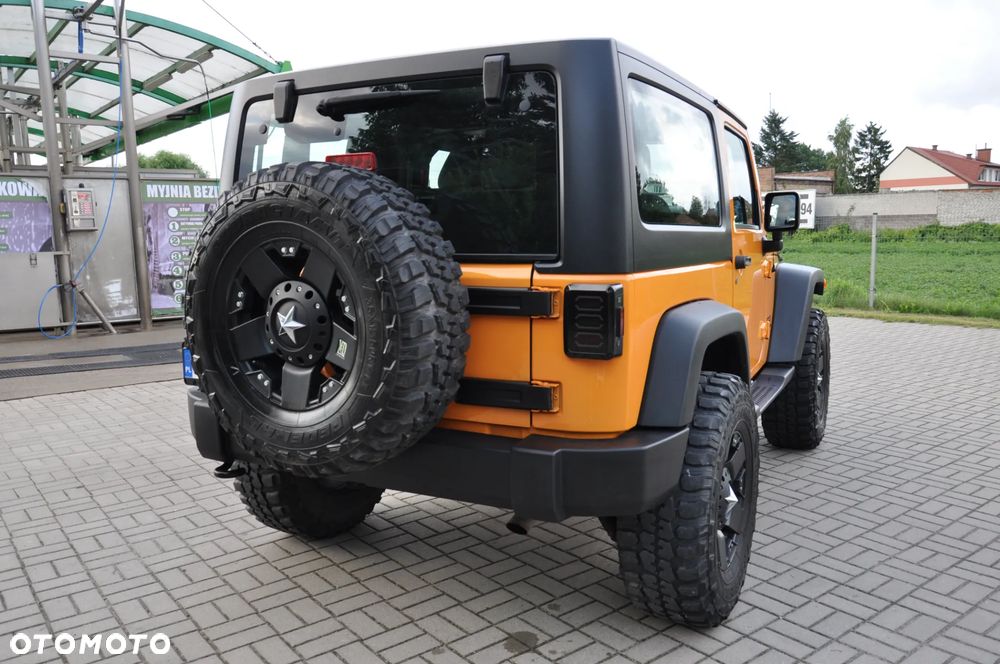 Jeep Wrangler - 12
