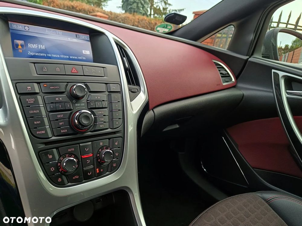 Opel Astra IV GTC 1.6 T SIDI Sport S&S - 37