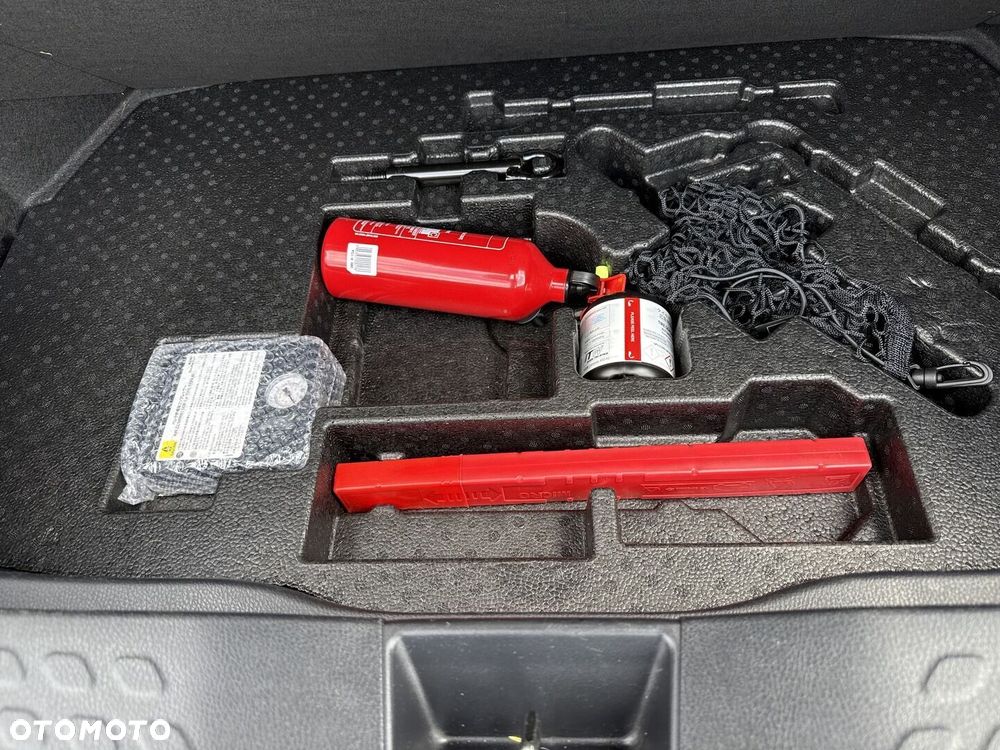 Toyota C-HR 1.8 Hybrid GPF GR Sport - 26