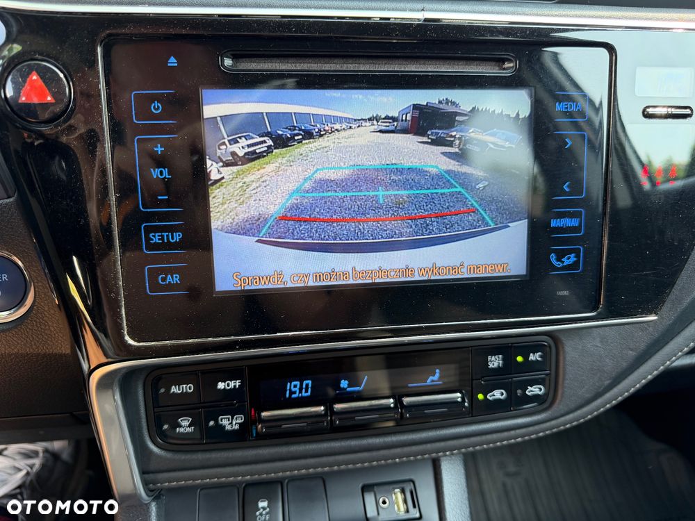 Toyota Auris Hybrid 135 Premium - 13