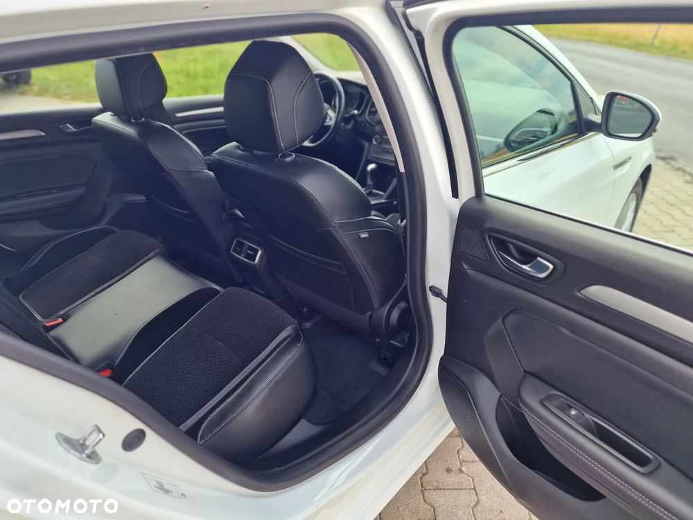 Renault Megane 1.5 dCi Bose EDC - 26
