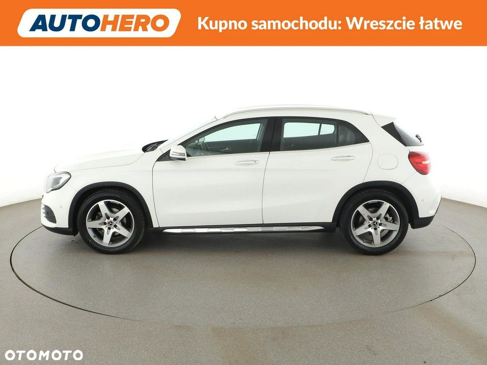 Mercedes-Benz GLA 180 AMG Line - 2