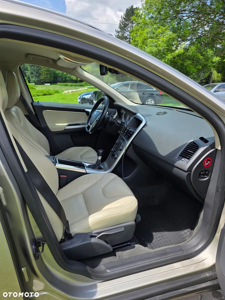 Volvo XC 60 D5 AWD Summum - 19