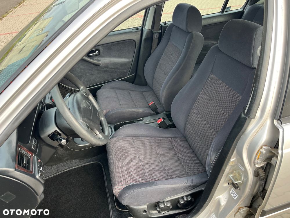 Honda Civic 1.4i S - 12