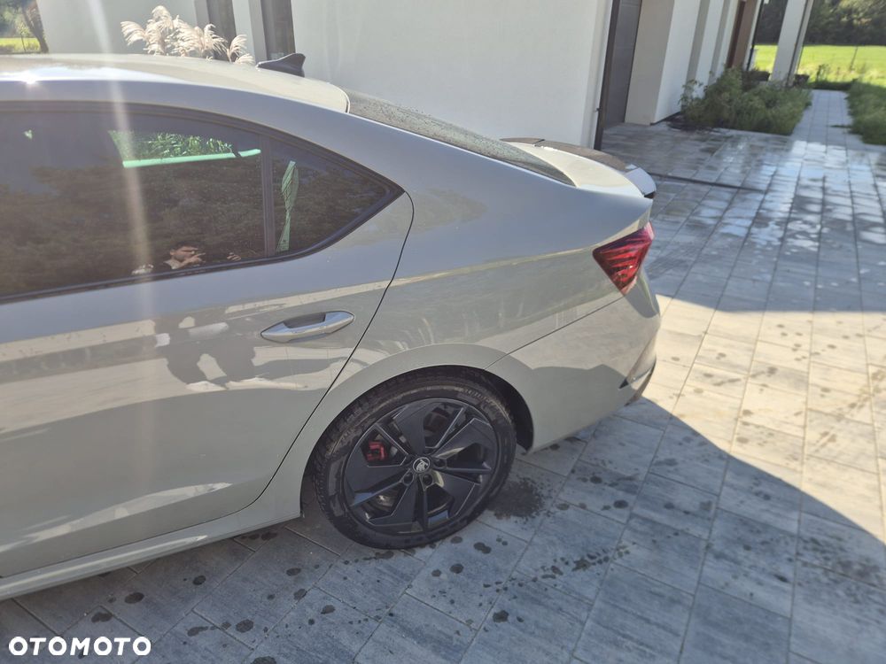 Skoda Octavia 2.0 TSI RS DSG - 18