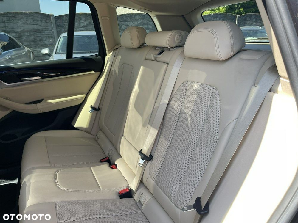 BMW X3 xDrive20d xLine - 15