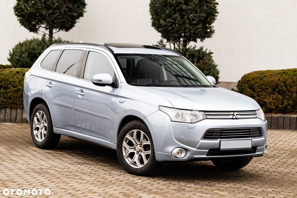 Mitsubishi Outlander 2.0 4WD Plus - 1