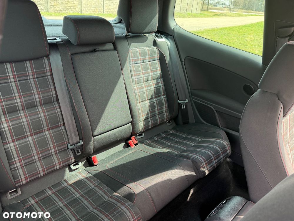 Volkswagen Golf 2.0 GTI - 24