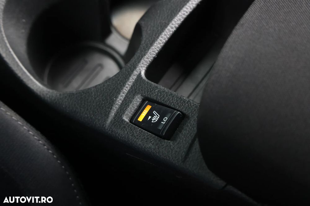 Nissan Qashqai 1.6 DCI Start/Stop N-Connecta - 27