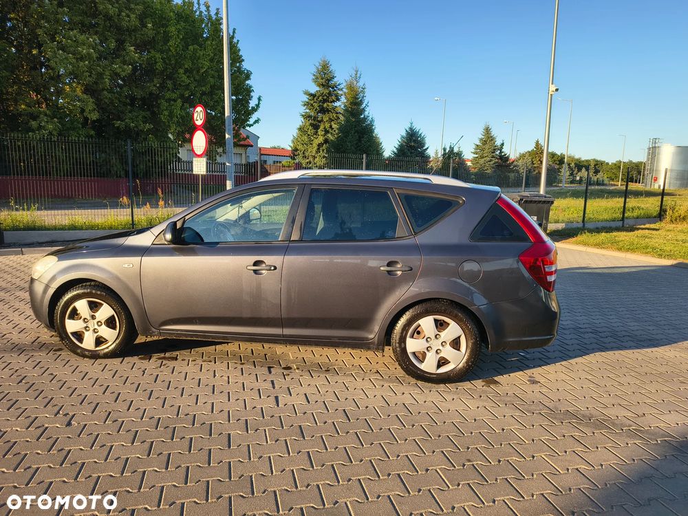 Kia Ceed 1.6 Crdi Comfort - 1