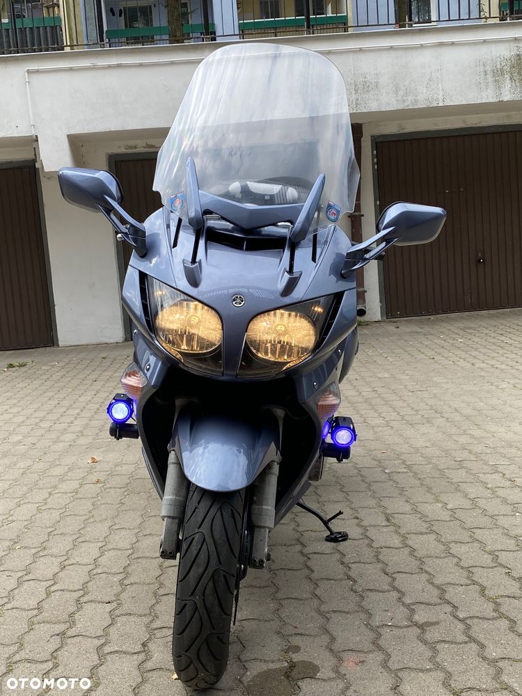 Yamaha FJR - 2