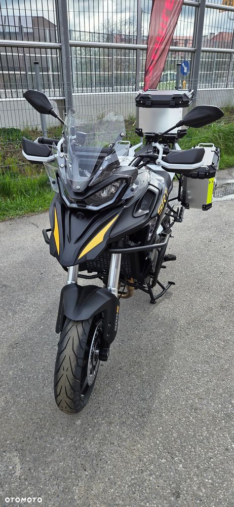 QJMOTOR SRT900S - 11